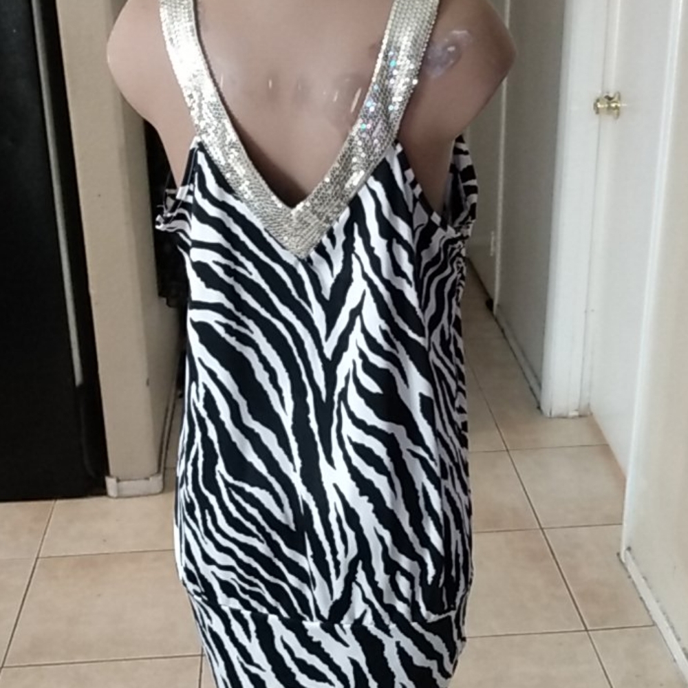 Shirt - Picture 3 of 4